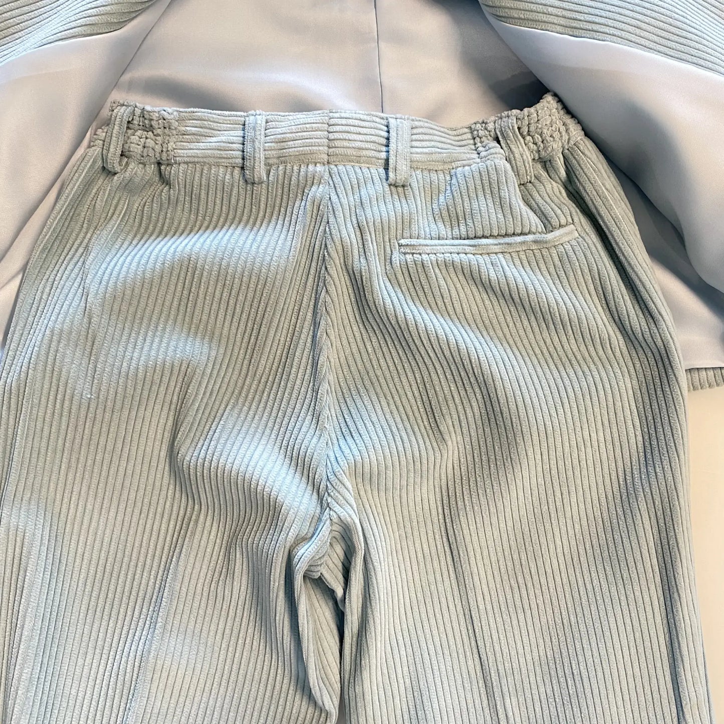 Giacca e pantaloni in velluto per bambino