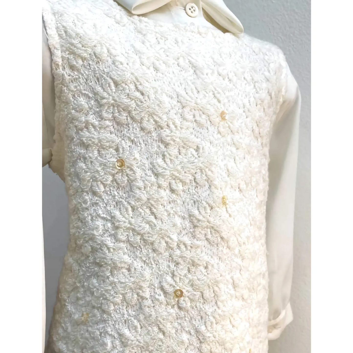 Abitino in lana con piccole applicazioni in paillettes