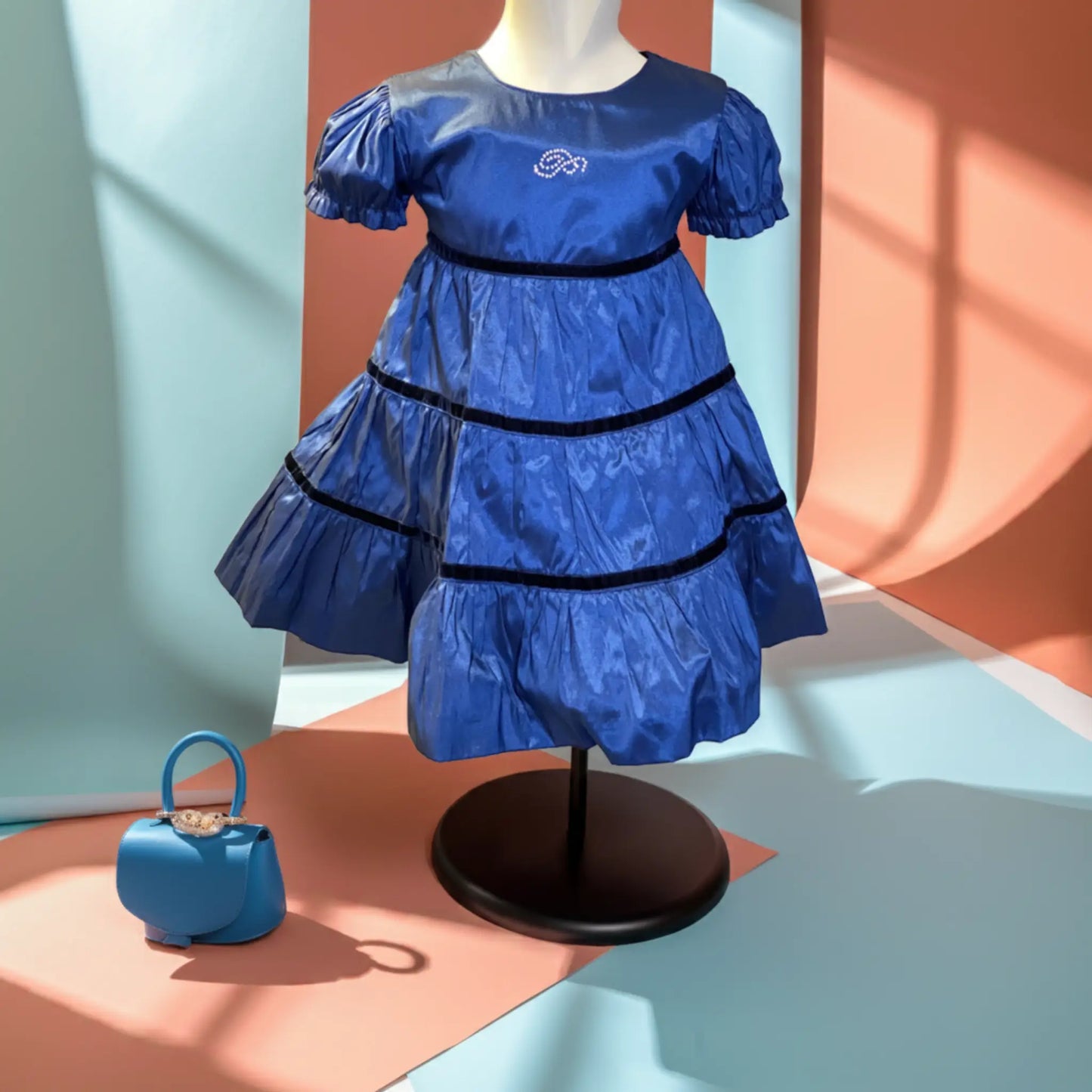 Abito elegante effetto seta blu elettrico