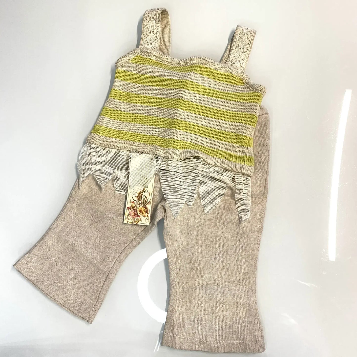 Completo bambina 9-12 mesi con top a righe e pantalone in lino – Offerta Outlet