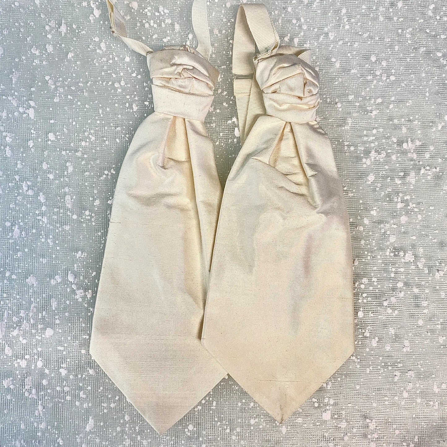 Cravattone da cerimonia pre annodato color panna per bambino