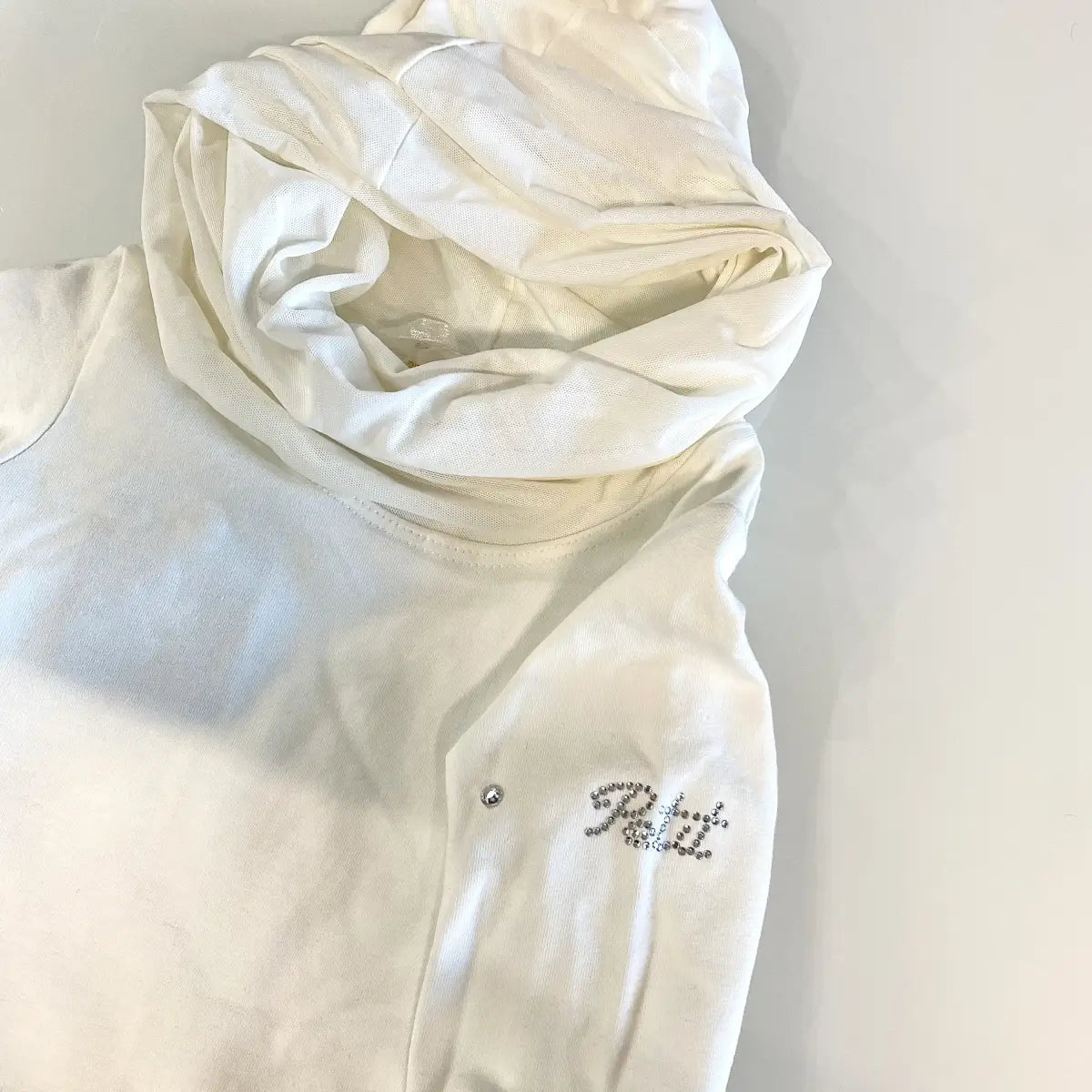 Maglia elegante bianca e calda per bambina