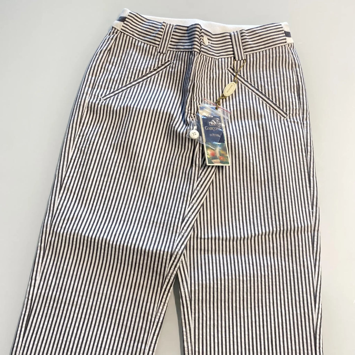 Pantalone in cotone leggero a righe bianco e grigio