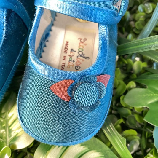 Scarpette eleganti azzurre per neonata