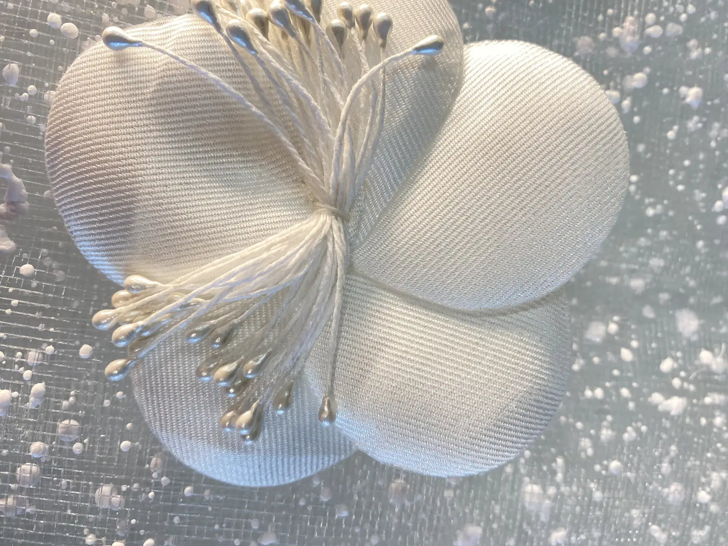Spilla applicazione per abito da cerimonia