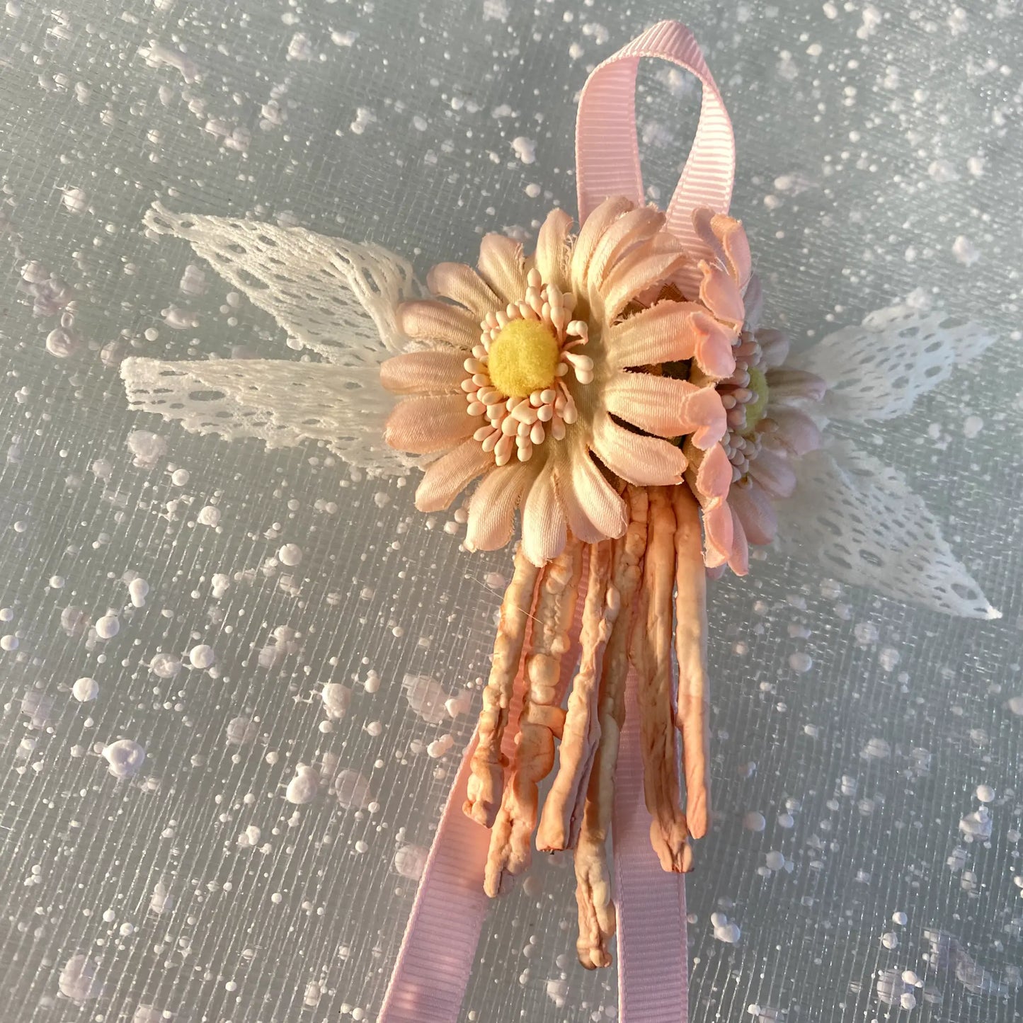 Spilla da cerimonia di colore rosa per bambina