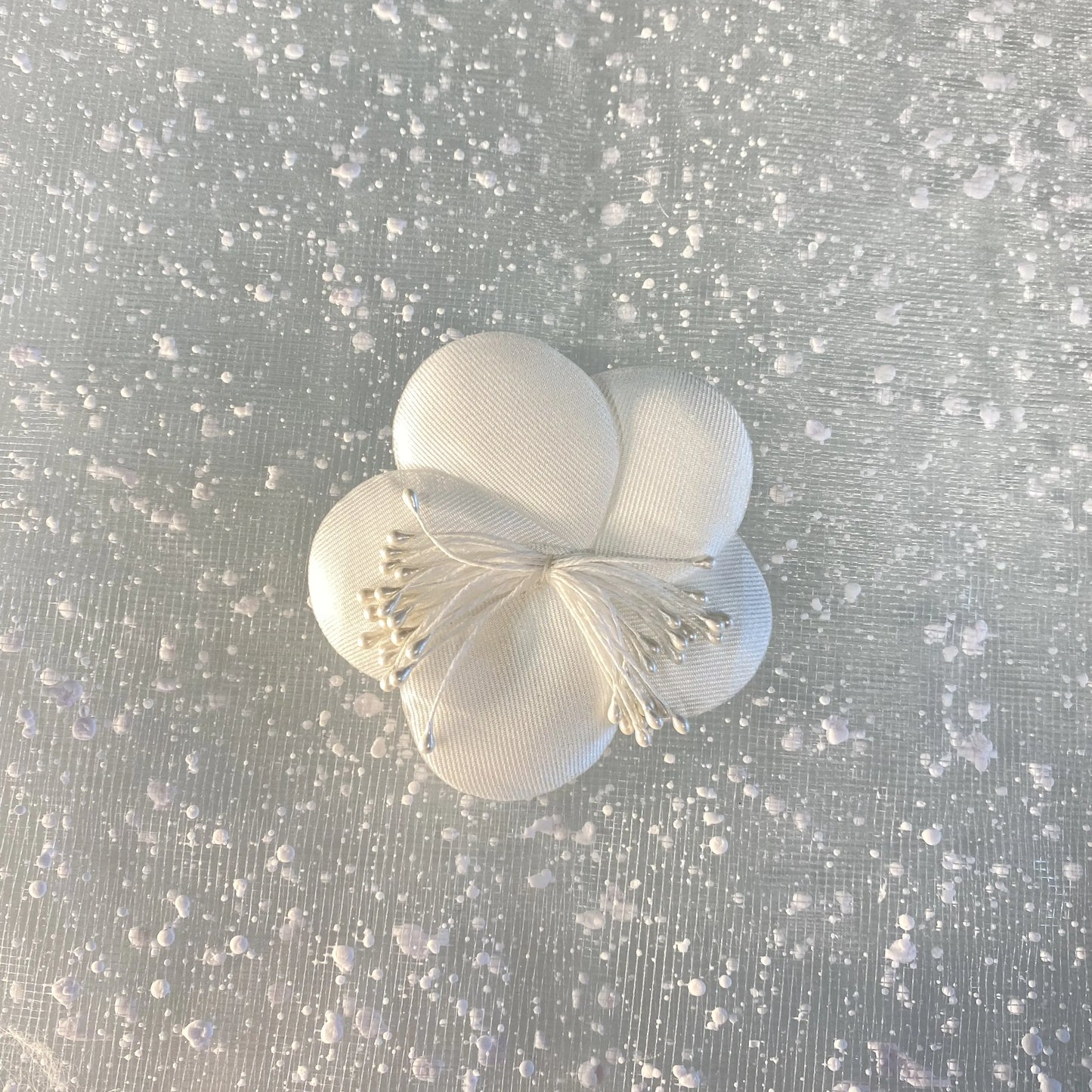Spilla fiore per abito da cerimonia