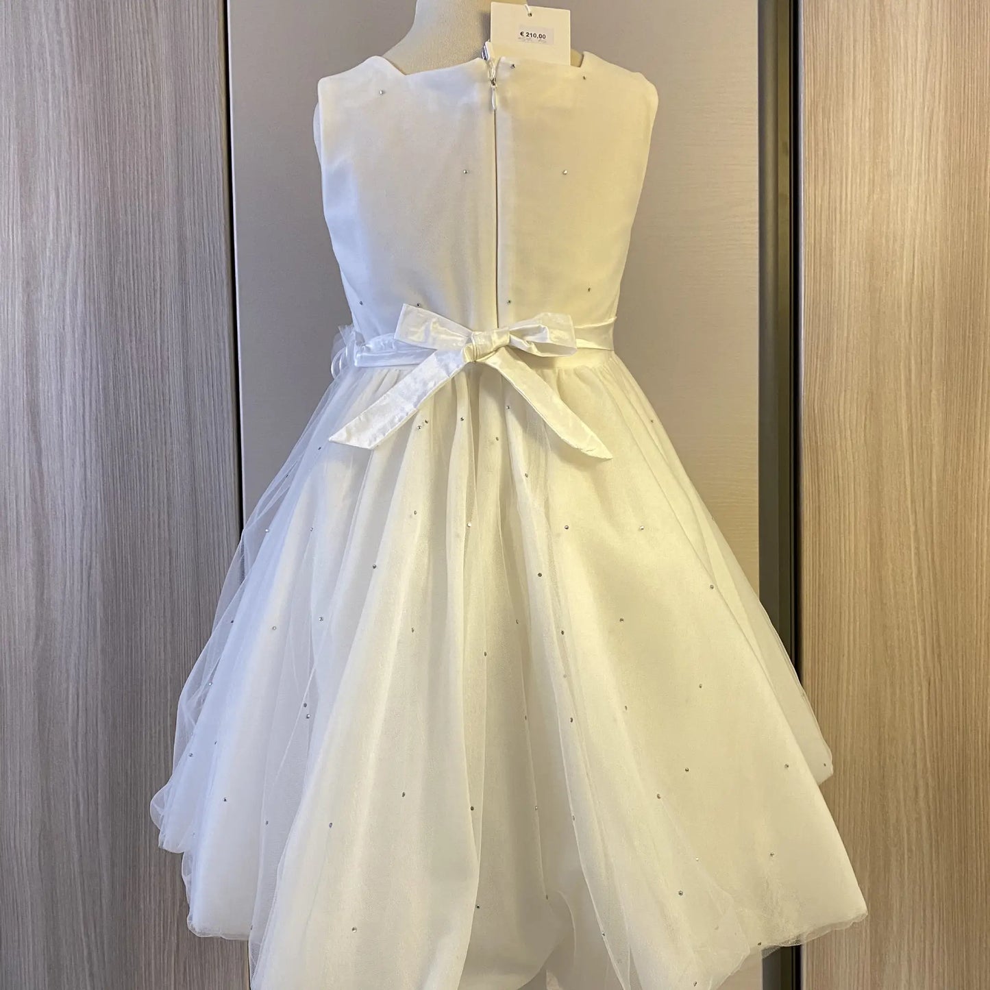 Vestito da damigella bianco con strass in tulle