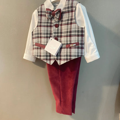Completo elegante neonato bianco e bordeaux con quadri, versione con gilet e pantalone lungo in offerta