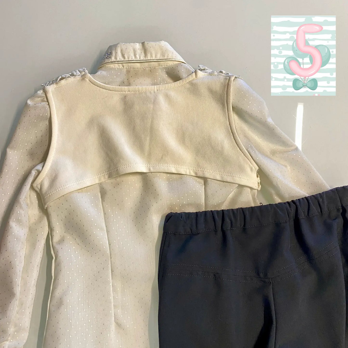 Completo elegante bambina con camicia ricamata e pantaloni