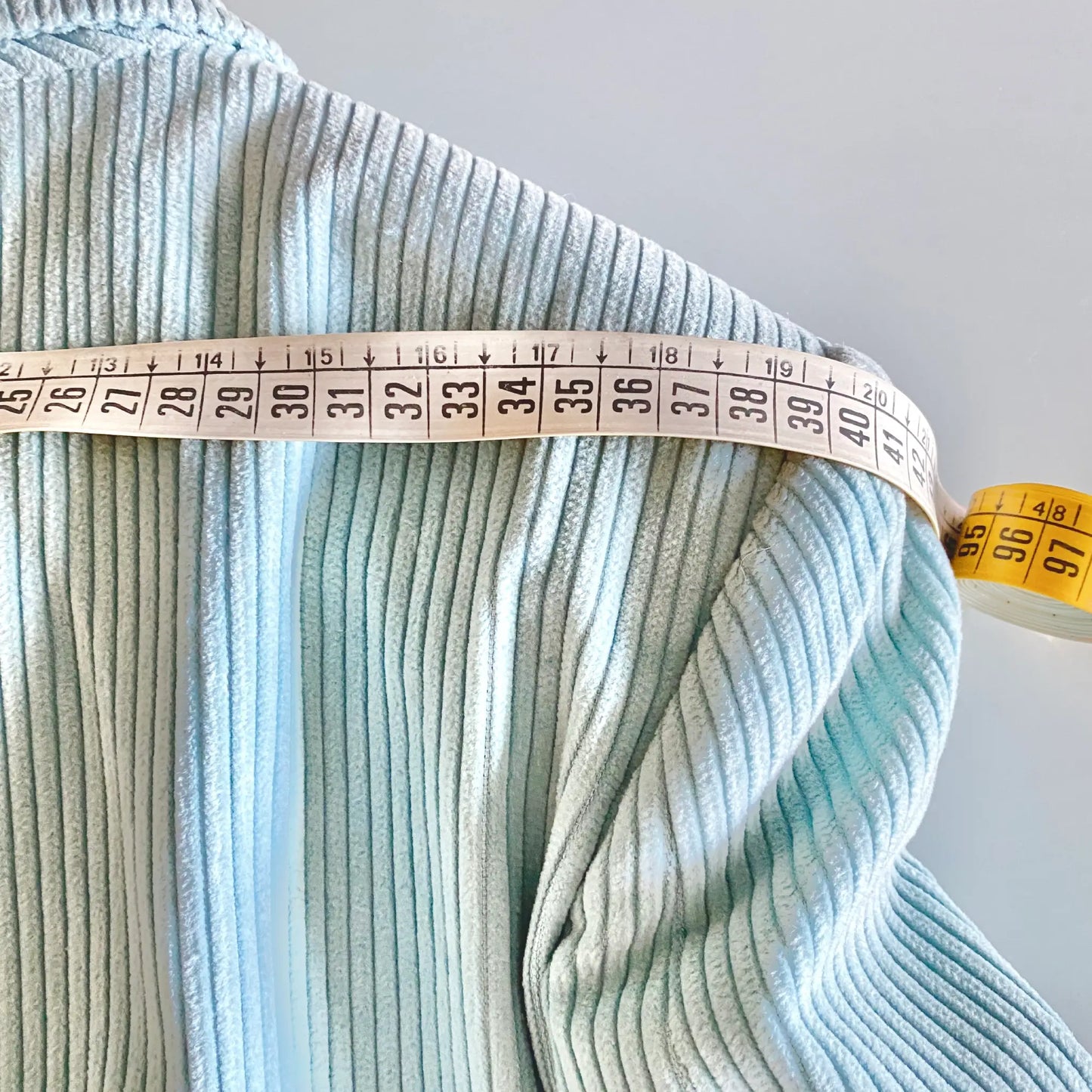 Giacca e pantaloni in velluto per bambino