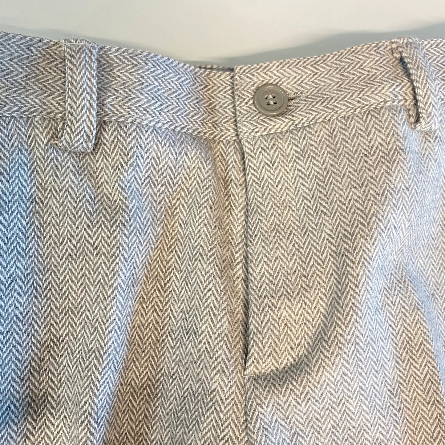Pantalone e Bermuda Eleganti in Lana Spina di Pesce
