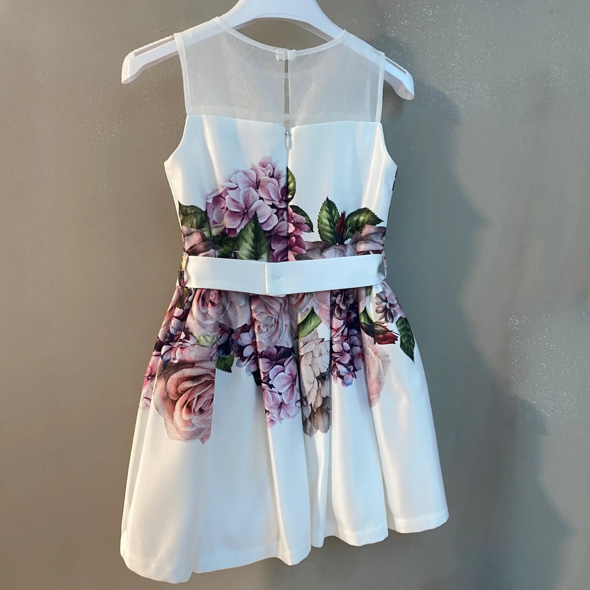 Abito da cerimonia per bambina bianco con fiori lilla in offerta outlet