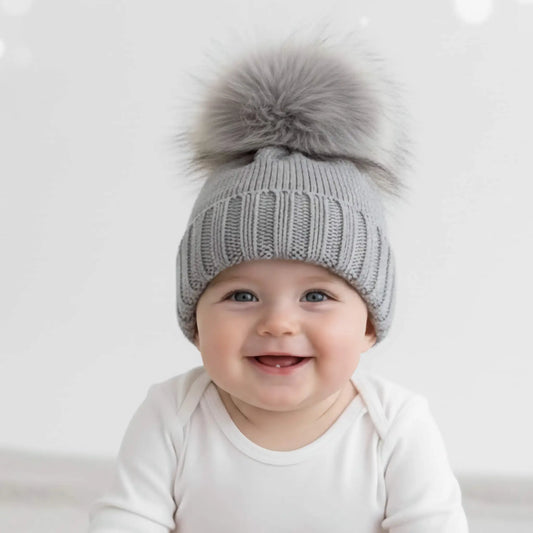 Berretto in lana grigia unisex in Outlet