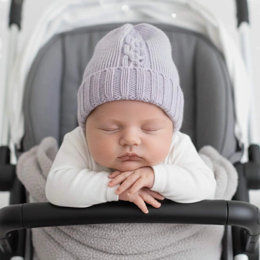 Cappellino neonato in pura lana in Outlet