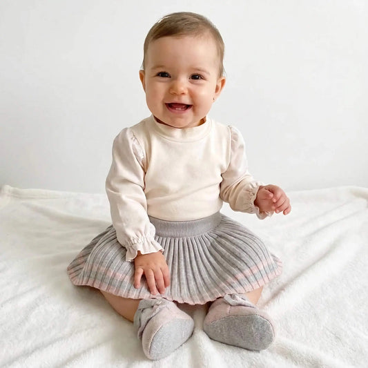 Completino bimba composto da maglia + gonna + scarpine da 6 a 9 mesi in outlet