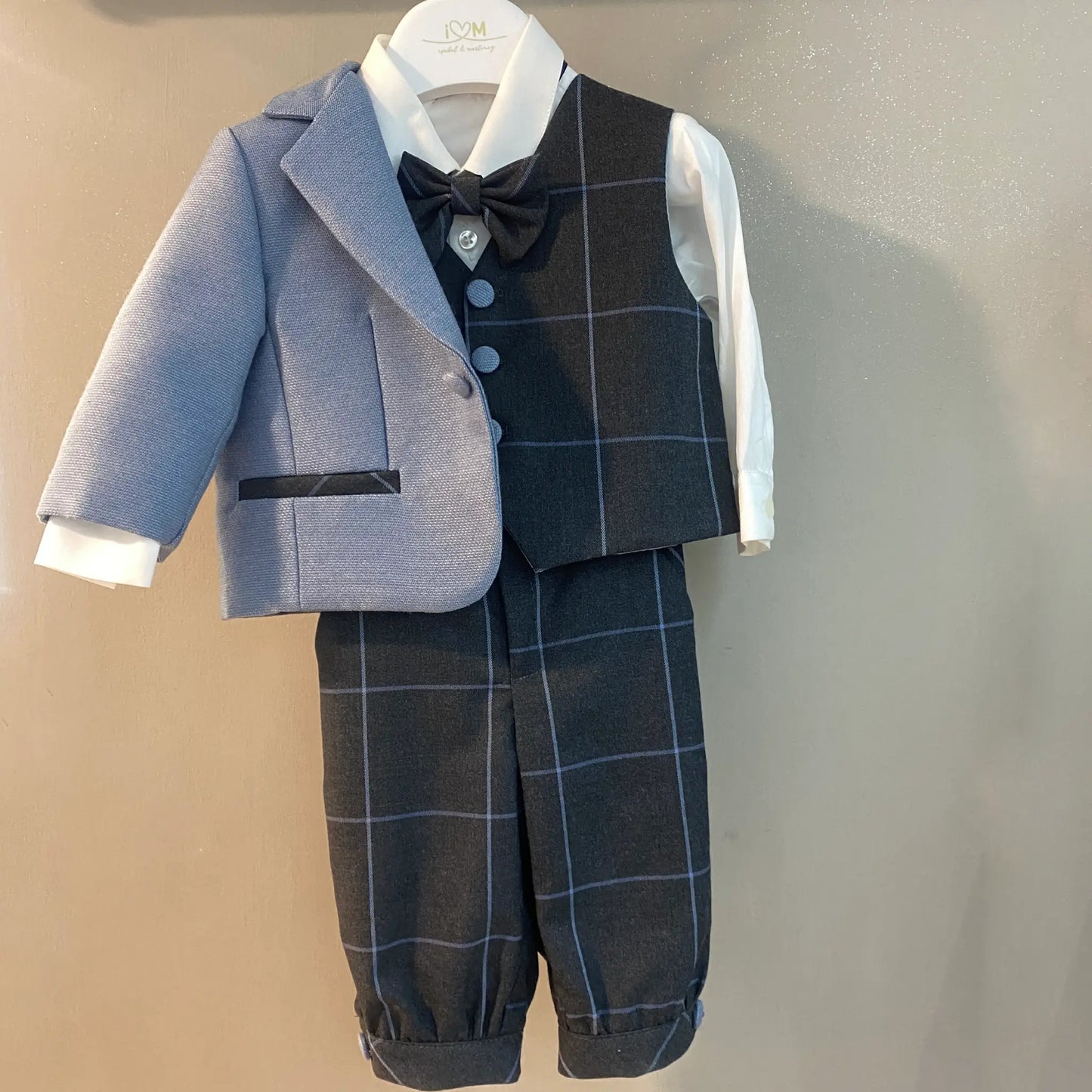 Completo da cerimonia  azzurro cielo e grigio antracite per bambino da 6 a 12 mesi scontato