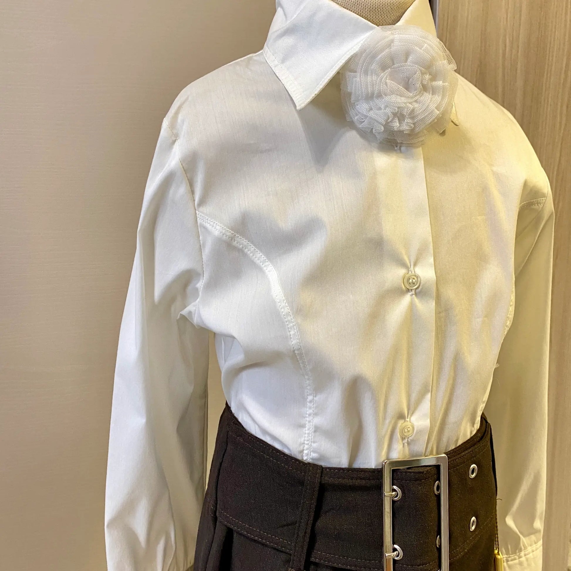Completo elegante per bambina di 8 anni: pantaloni e camicia