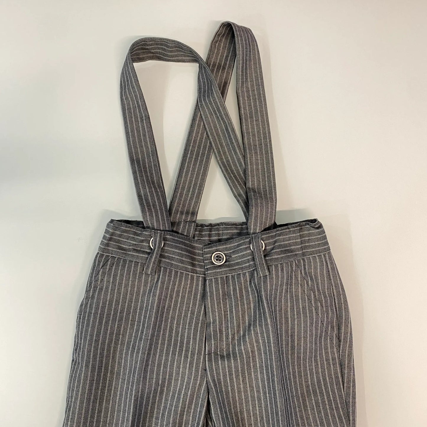 Completo paggetto gessato con pantaloni con bretelle interne