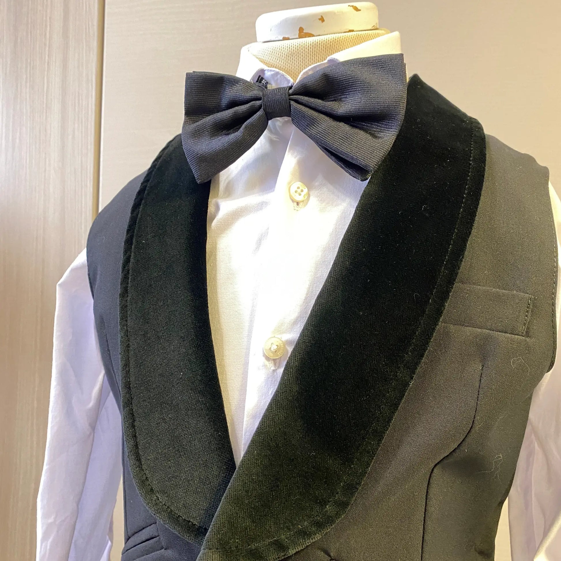 Completo panciotto e pantalone elegante per bambino