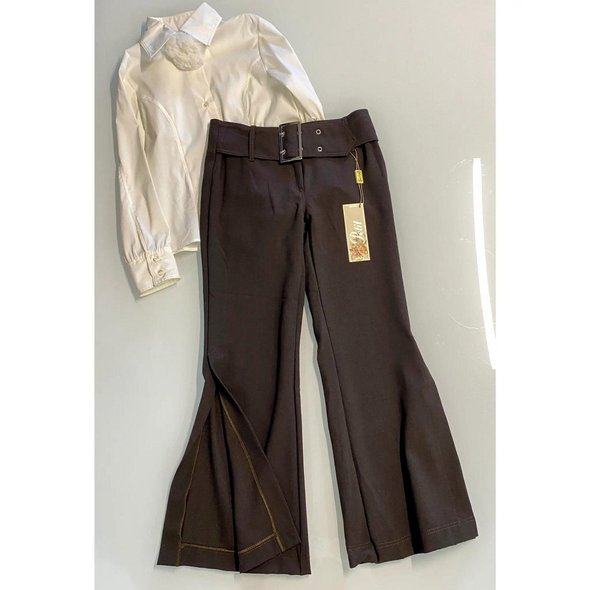 Completo pantaloni a zampa e camicia per 8 anni