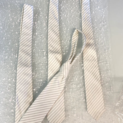 Cravatta bambino a righe grigie in outlet