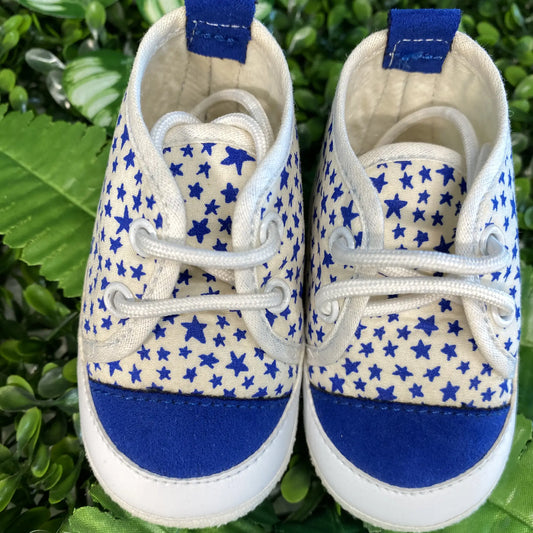 Scarpette da neonato a stelline blu