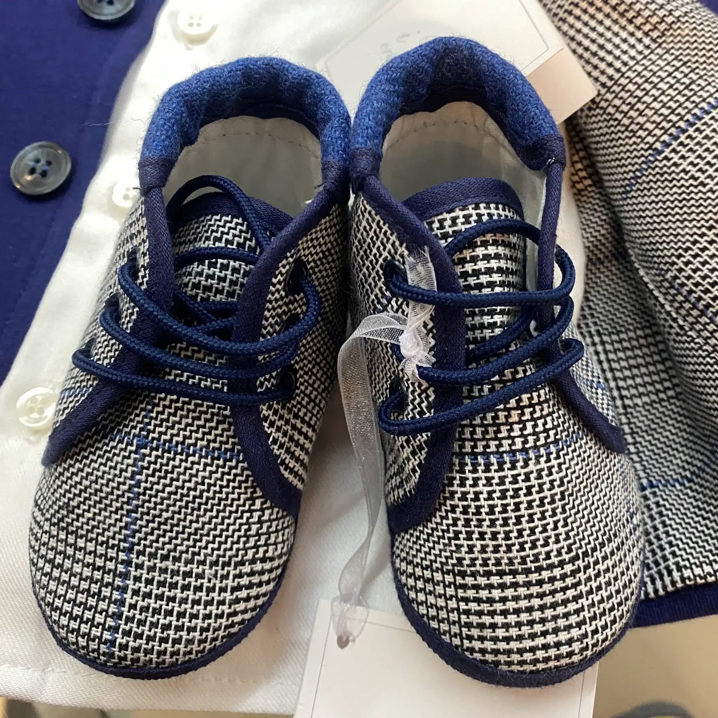 Scarpine con lacci a quadri blu I DELFI in Outlet