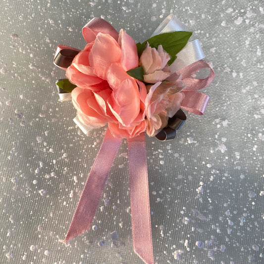 Spilla bouquet rosa per abito da cerimonia