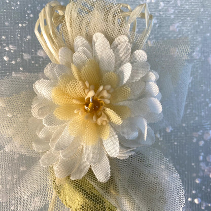 Spilla fiori di paglia per bambina