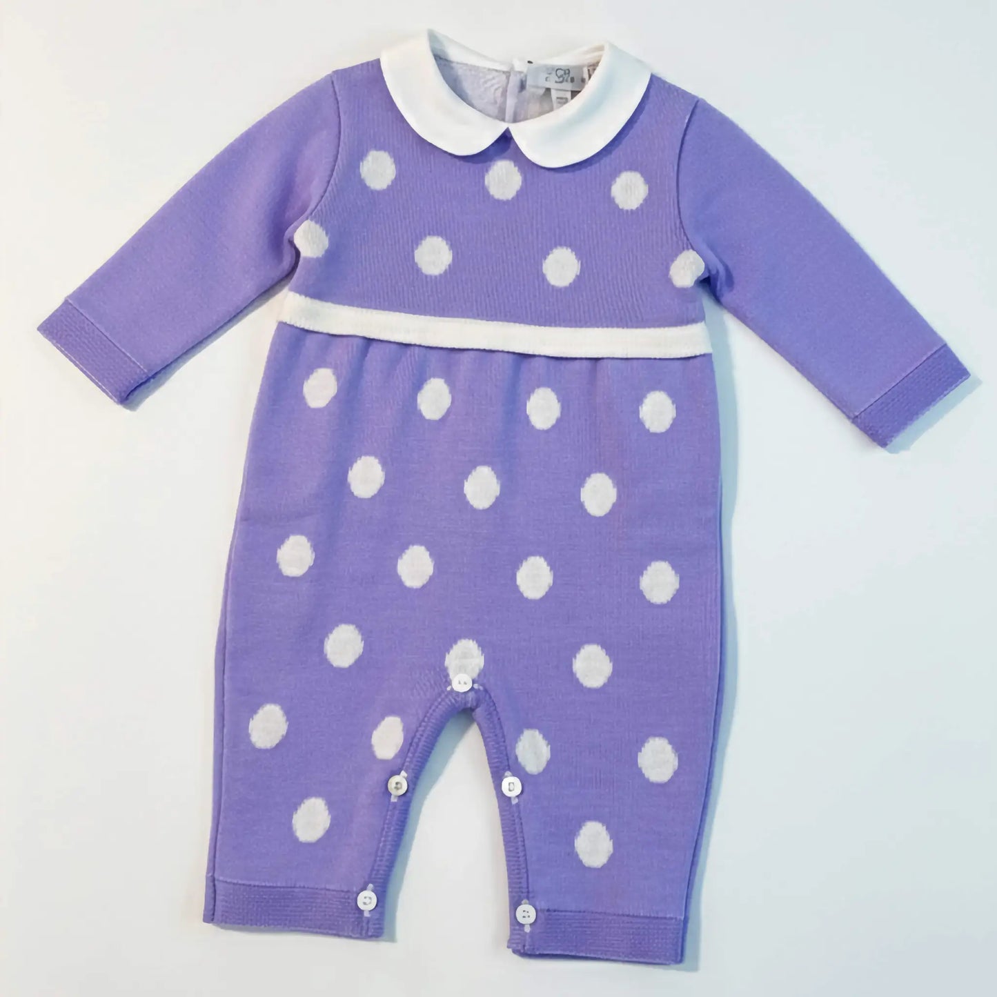 Tutina intera per neonata in maglia viola lilla con pois bianchi, colletto bianco e bottoni automatici in OUTLET