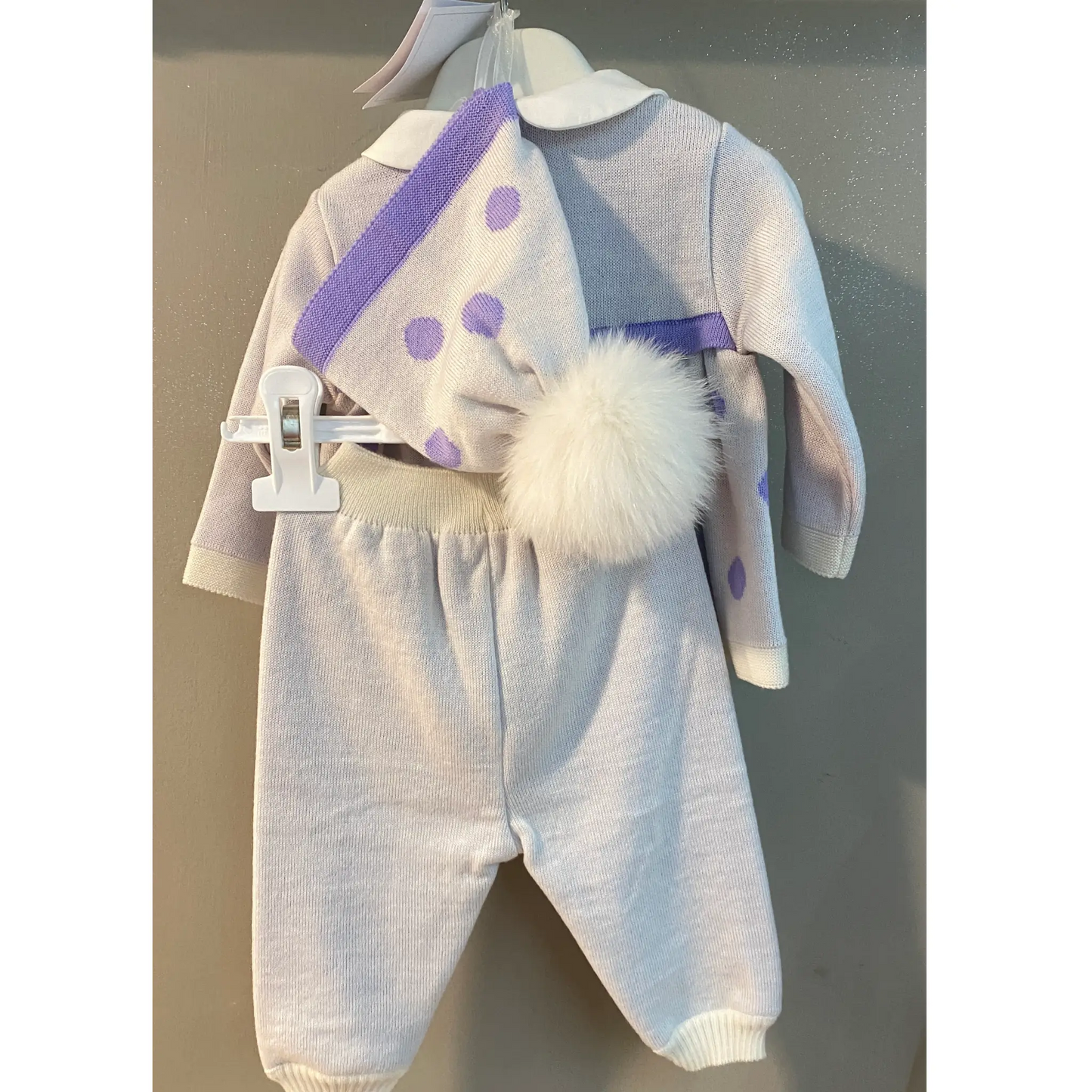 Vestina + leggins + cappellino in maglia a pois in offerta outlet