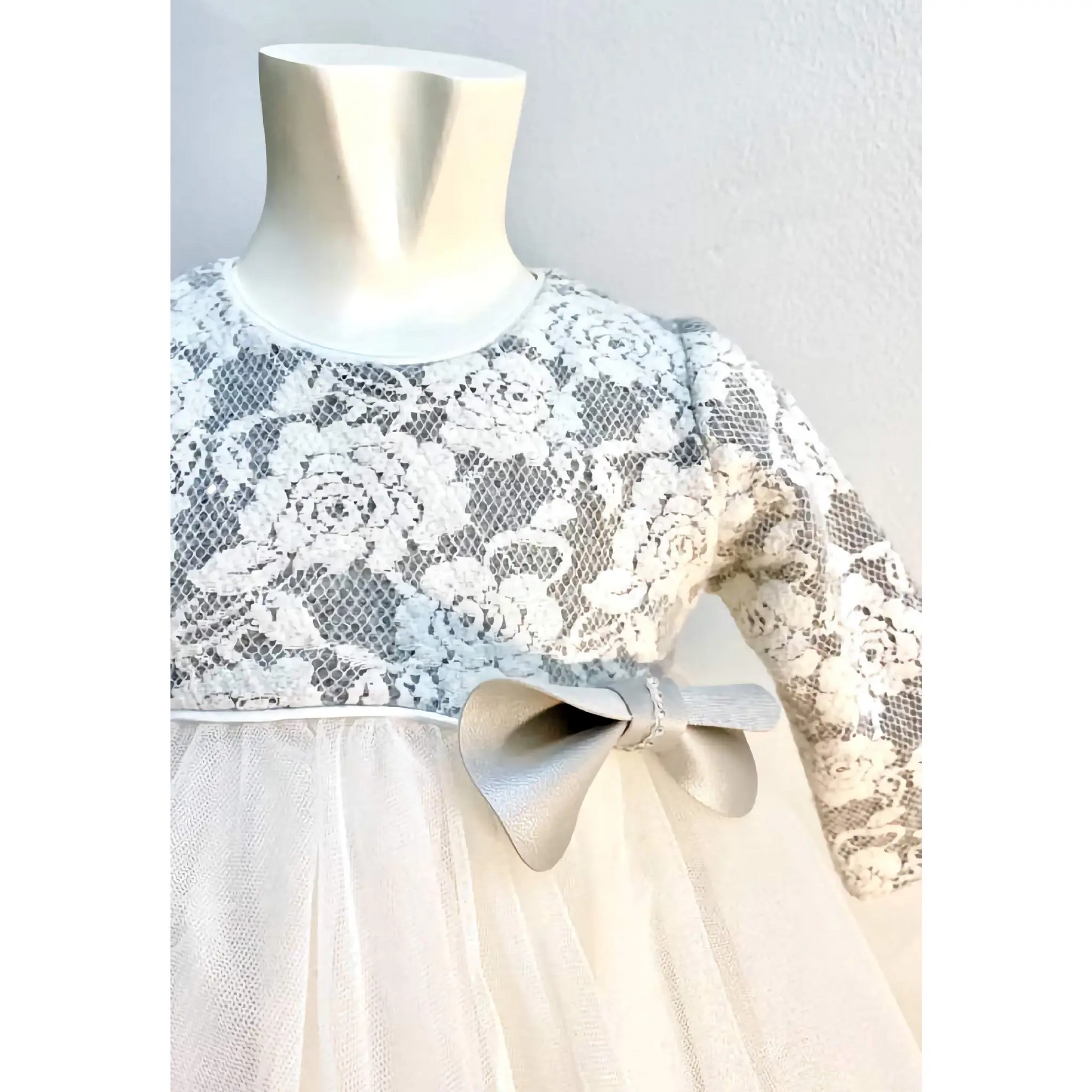 Vestito elegante in tulle e pizzo per battesimo