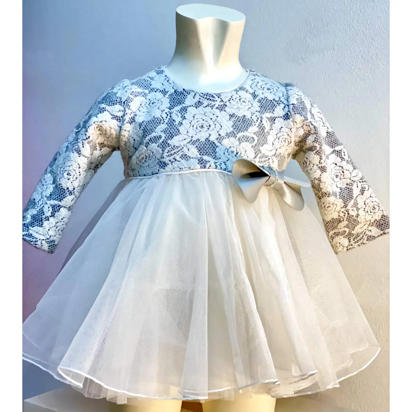 Vestito in tulle e pizzo per neonata